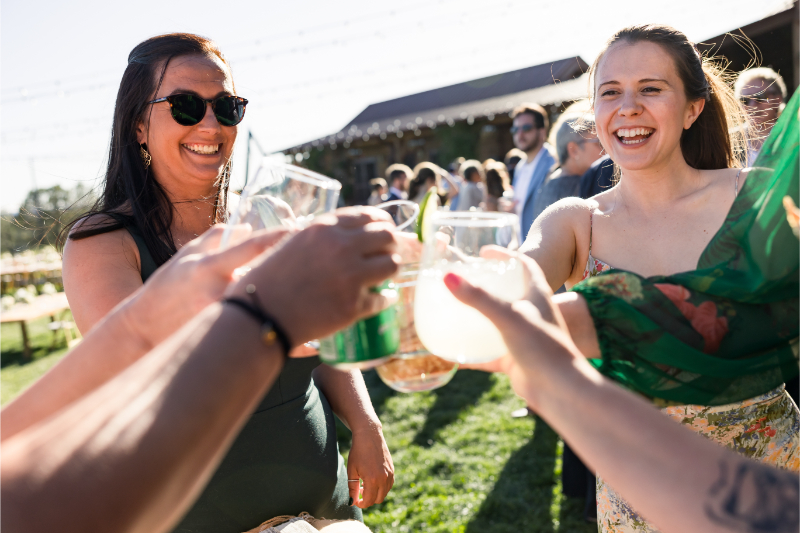 How to keep guests cool at an outdoor wedding