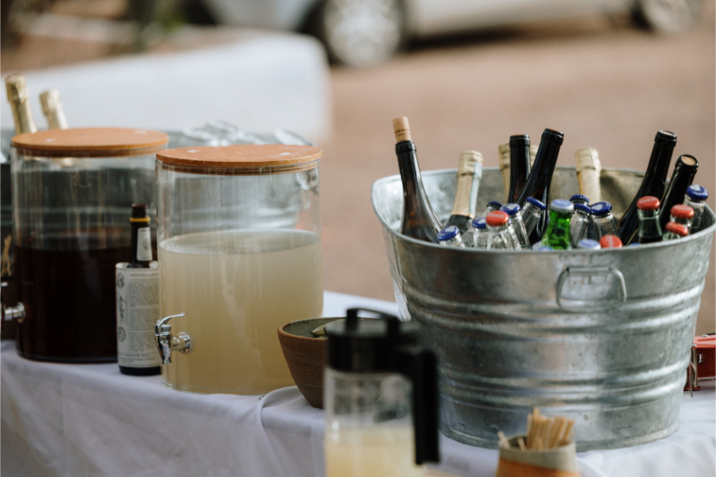 How to keep guests cool at an outdoor wedding