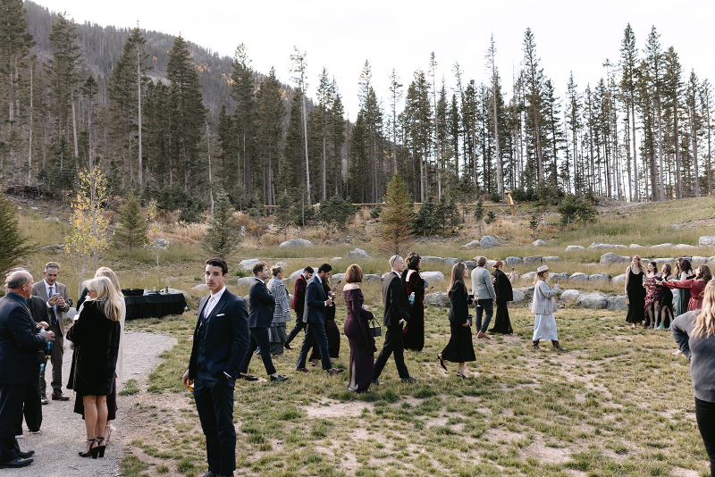 Guests walk from ceremony site to cocktail hour seamlessly at these Knoxville wedding venues.